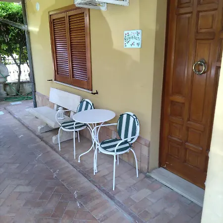 فندق مبيت وإفطار Rita